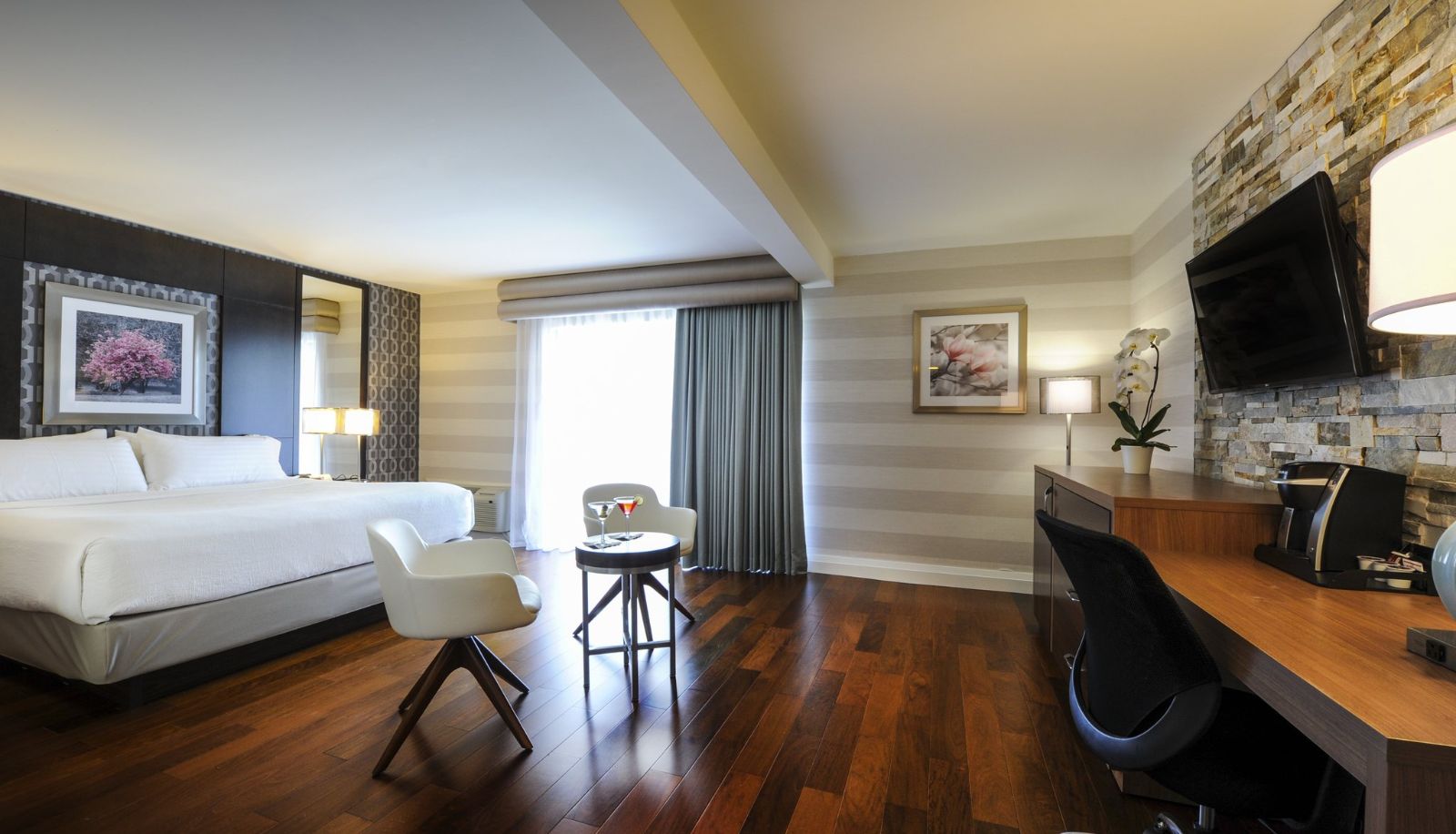 Zimmer - Holiday Inn NIAGARA FALLS - BY THE FALLS by IHG