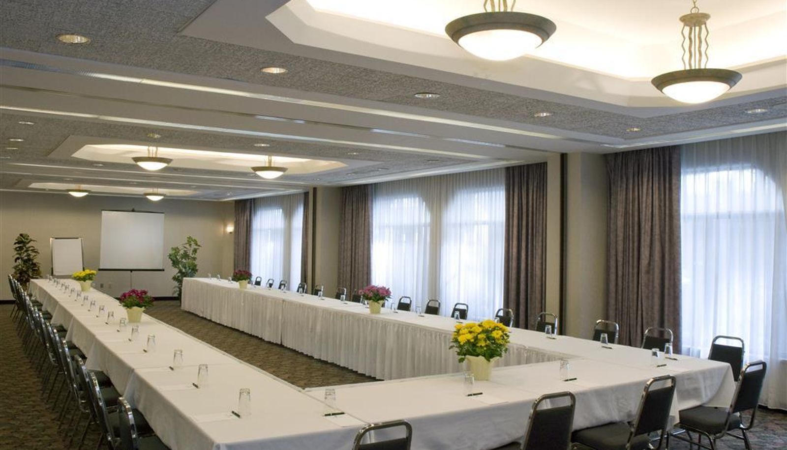 Konferenzraum - CARTIER PLACE SUITE HOTEL