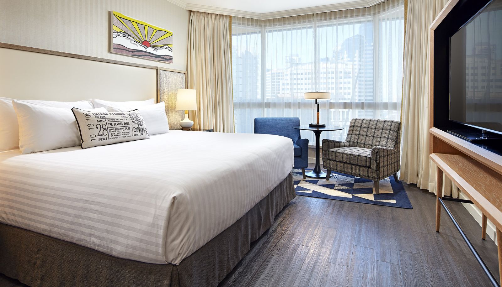Zimmer - The Bristol Hotel