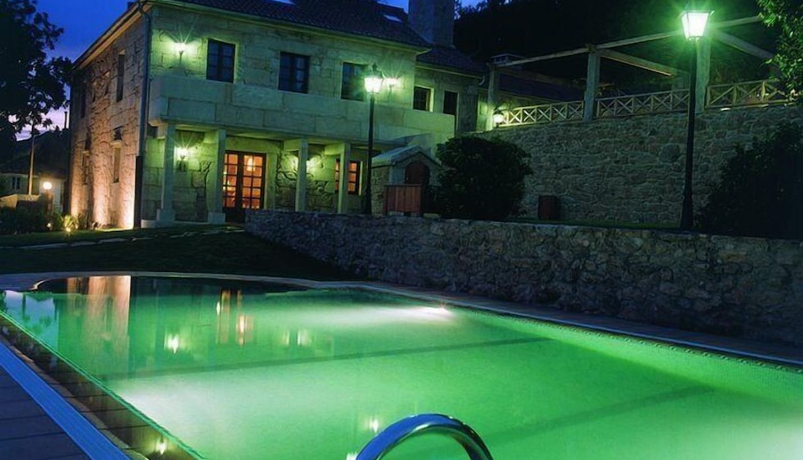 Piscina - Pazo de Adrán