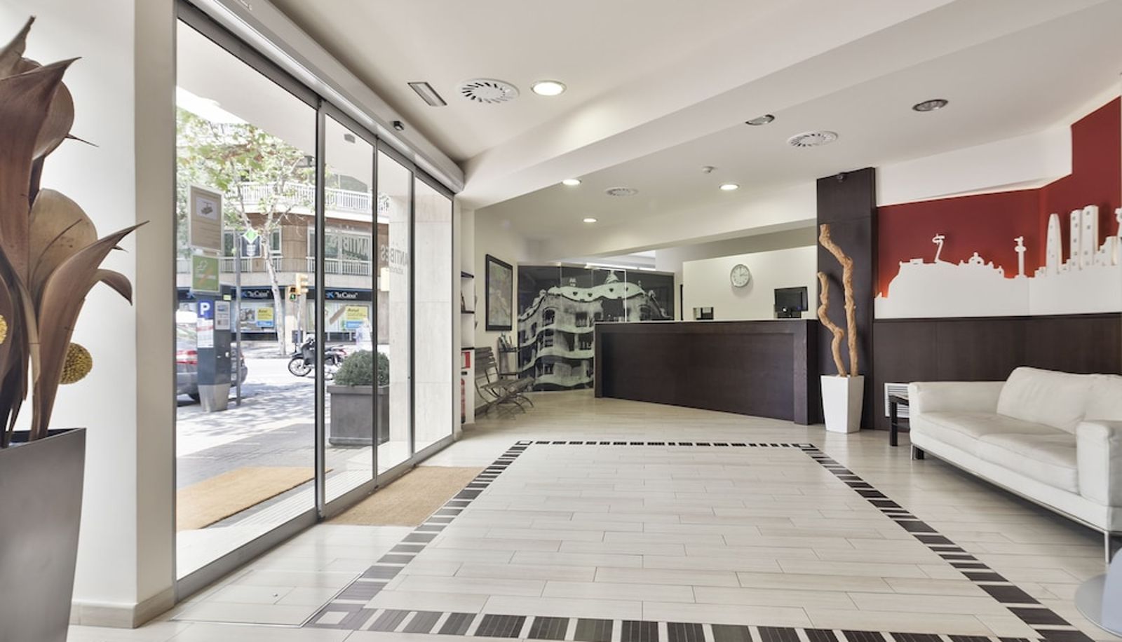 Recepción - Hotel Acta Antibes