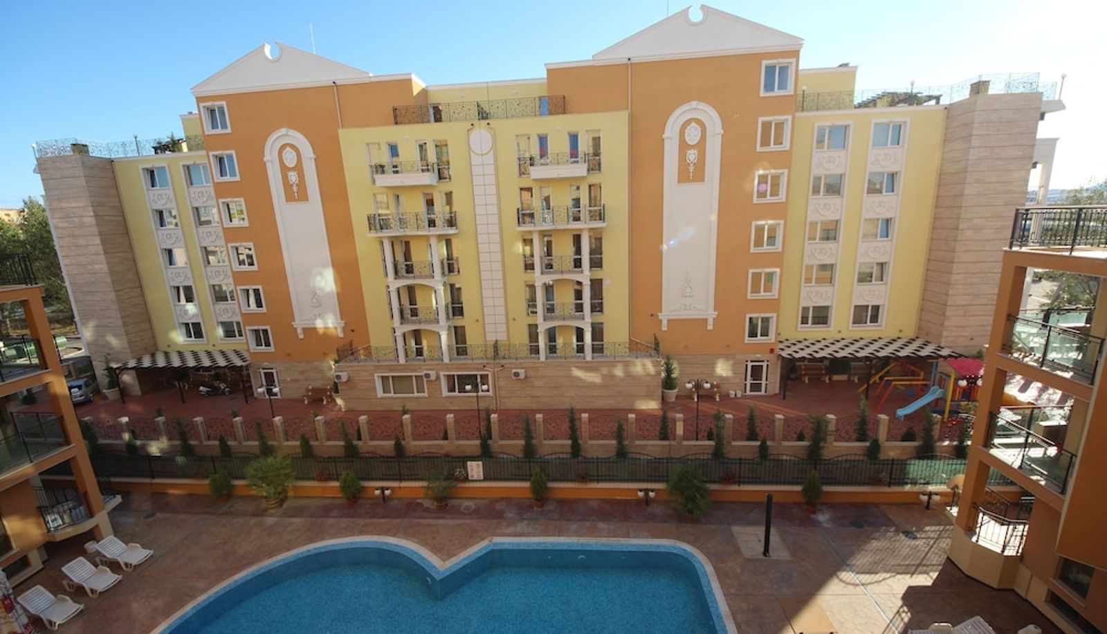 Basen - Menada Amadeus 3 Apartments