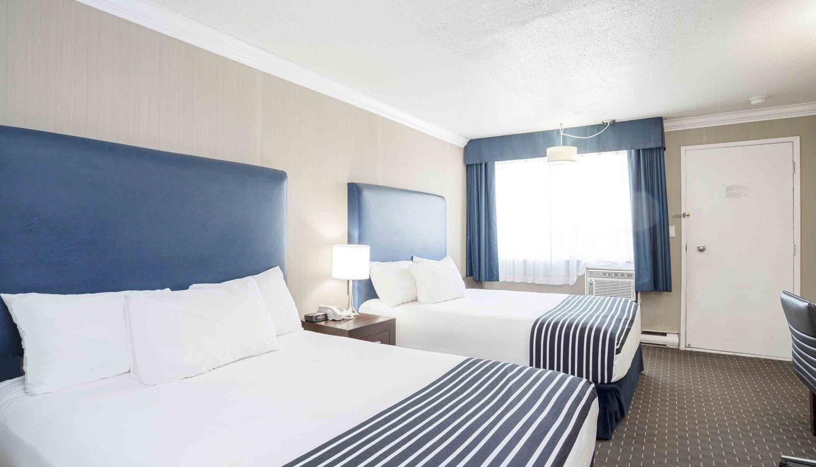 Camera - Sandman Inn Blue River