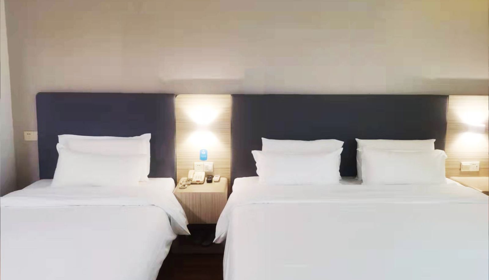 Zimmer - Hanting Qionghai Pedestrian Street Hotel Walking Street