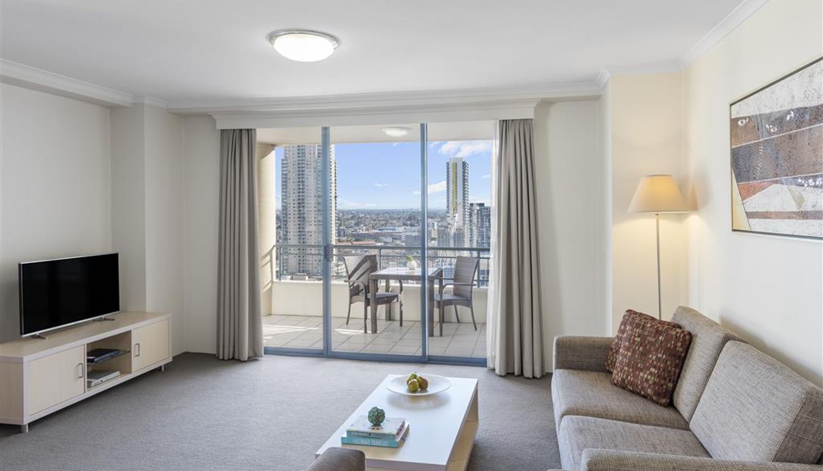 Room - Oaks Sydney Castlereagh Suites