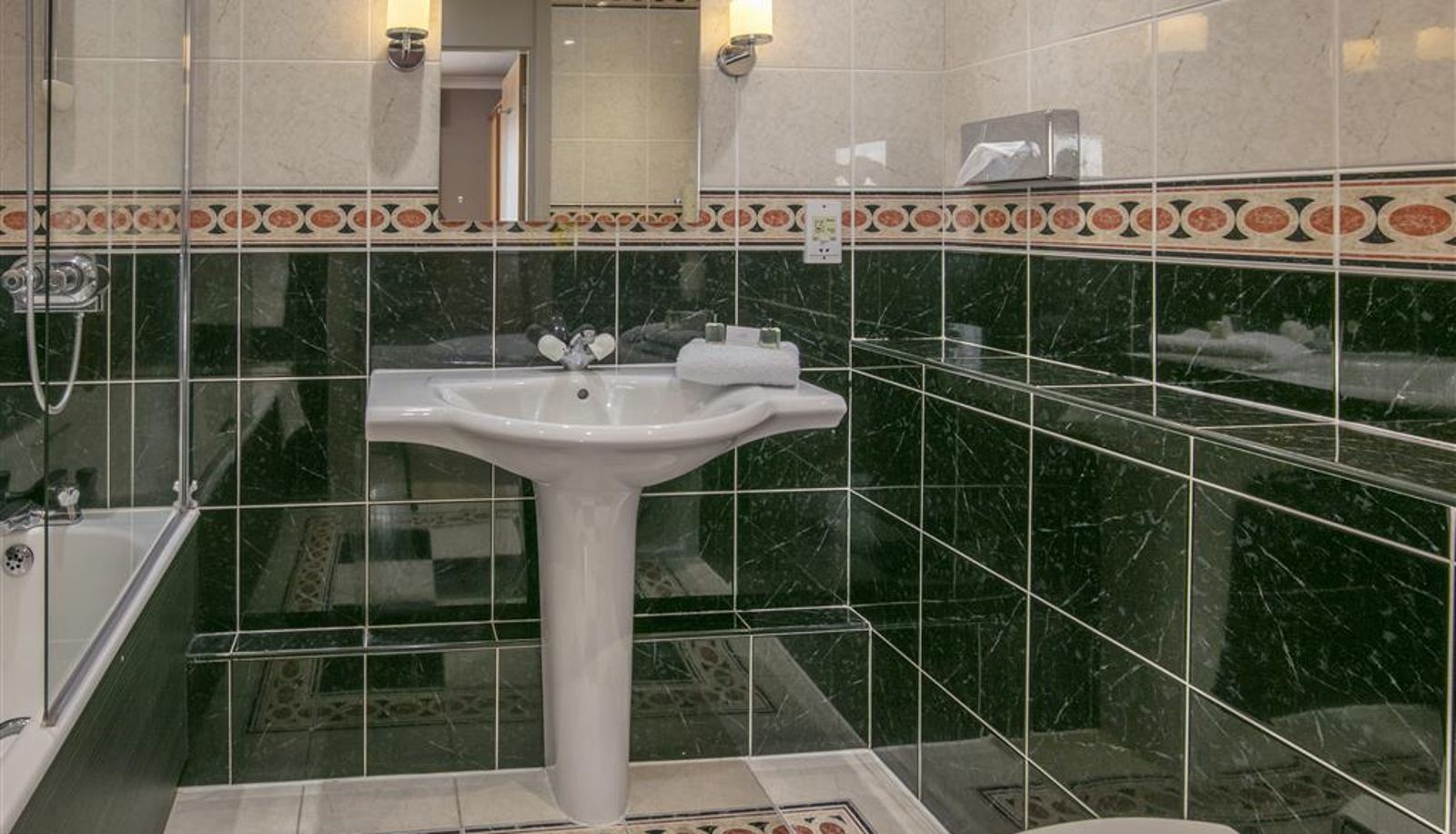 Camera - Best Western Heath Court Hotel