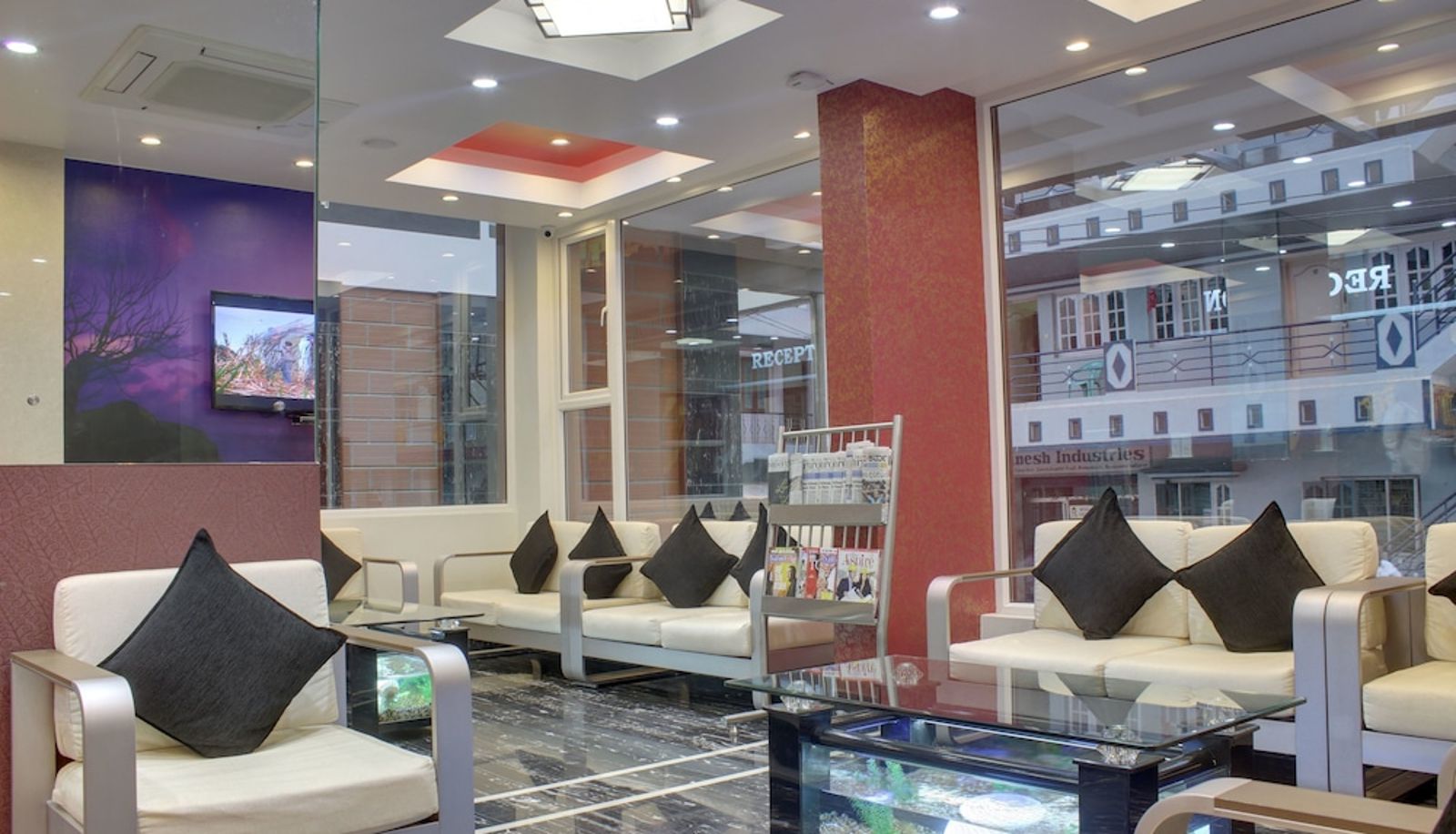 Lobby - SRT Alpines