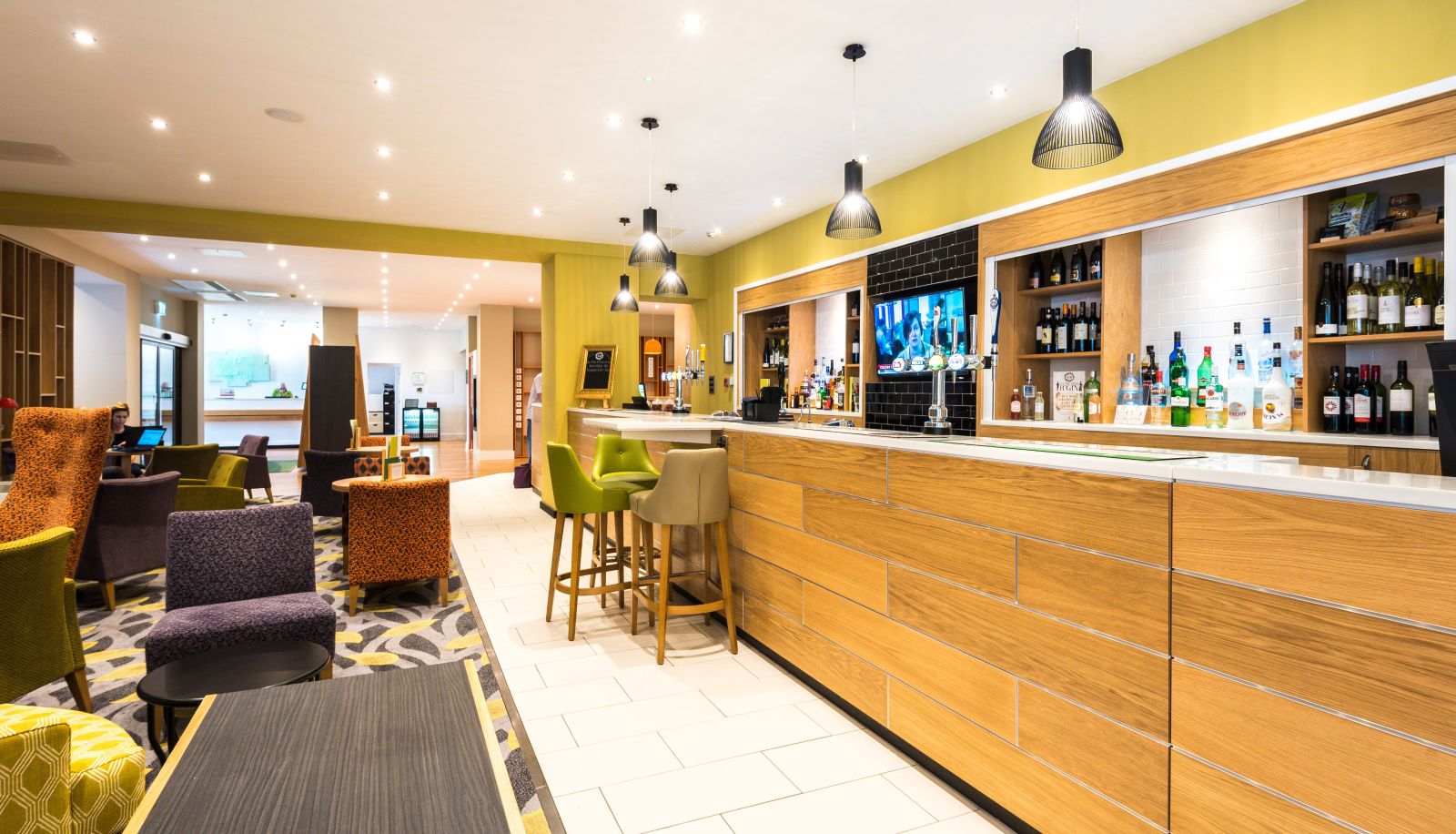 Bar - JCT.33 by IHG Holiday Inn ROTHERHAM-SHEFFIELD M1