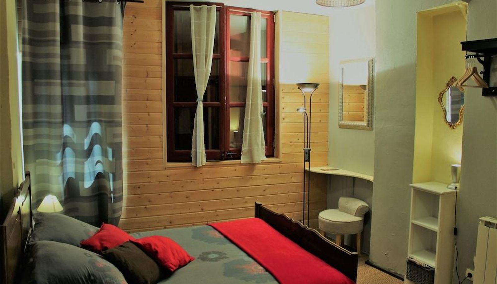 Apartment - Une Coquille sous l'Oreiller