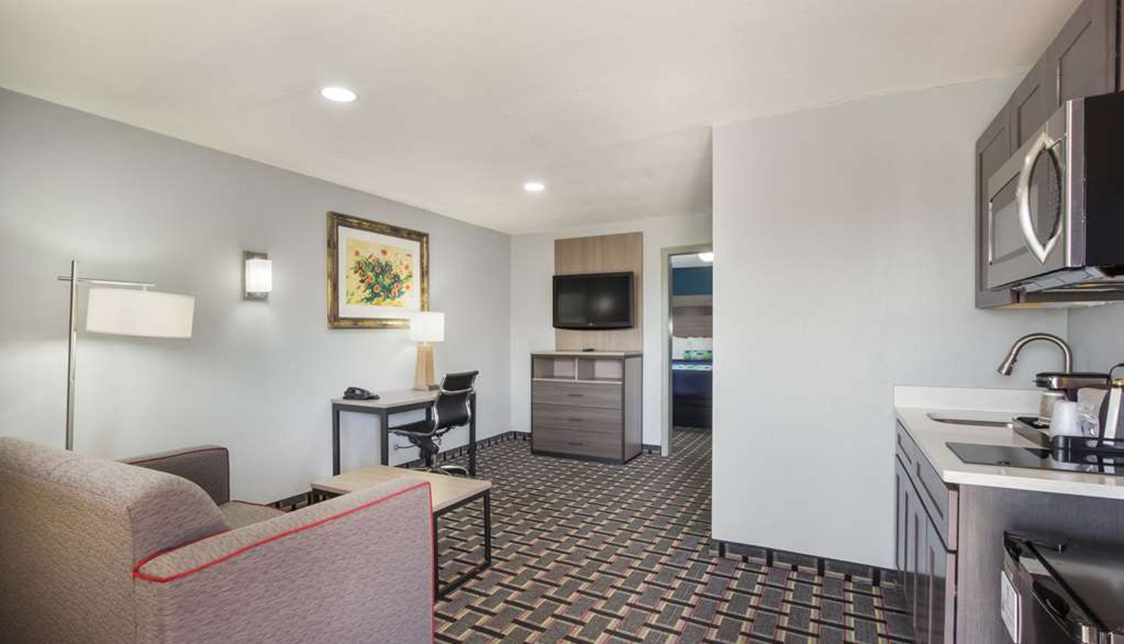 Camera - Knights Inn & Suites Salem