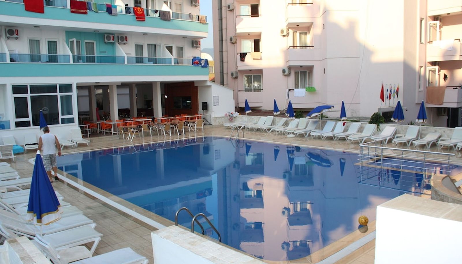 Piscina - Mesut Hotel