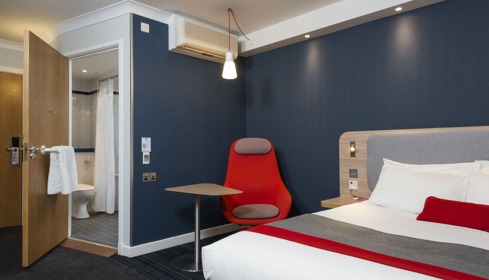Room - Holiday Inn Express GLASGOW AIRPORT by IHG