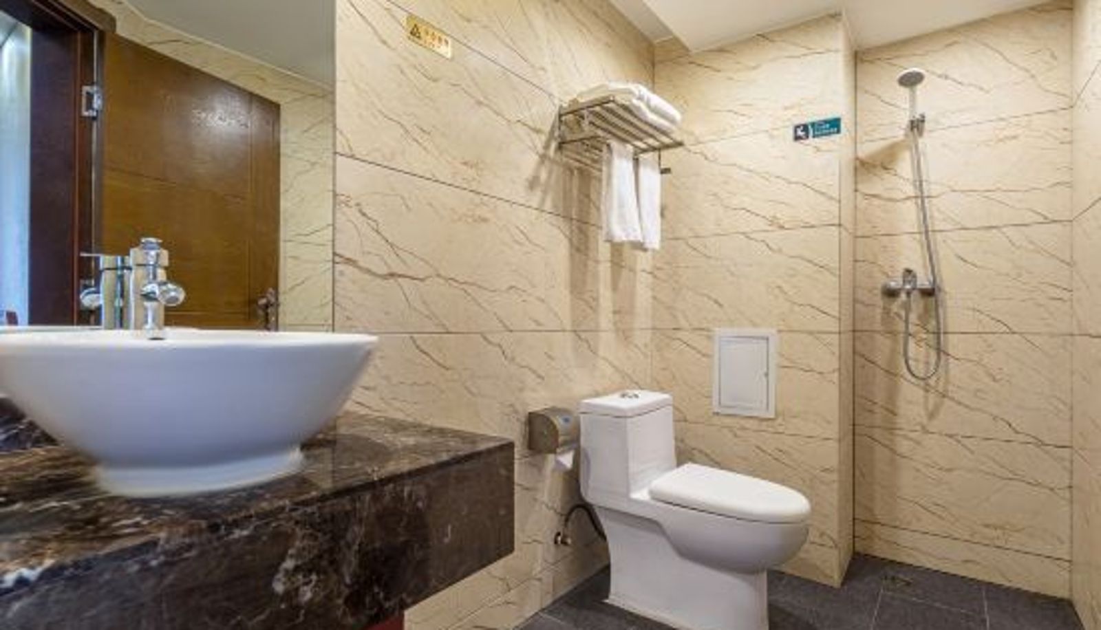 Room - Tang Golf Rezen Hotel