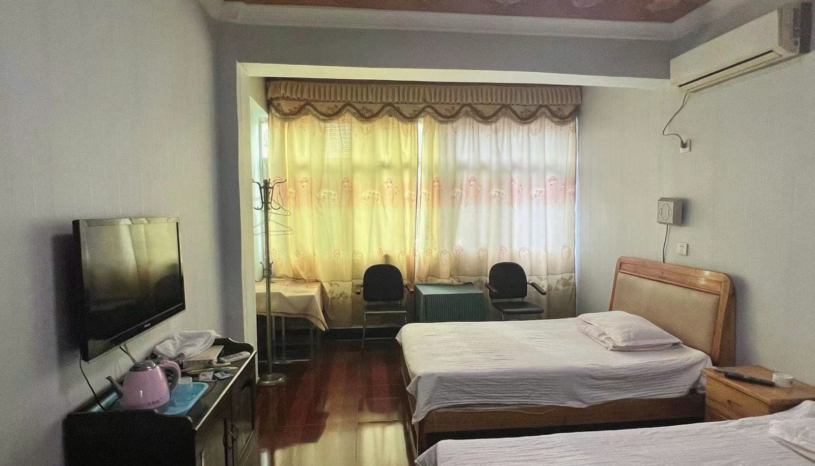 Chambre - Golden Hotel (Passenger Station Store)