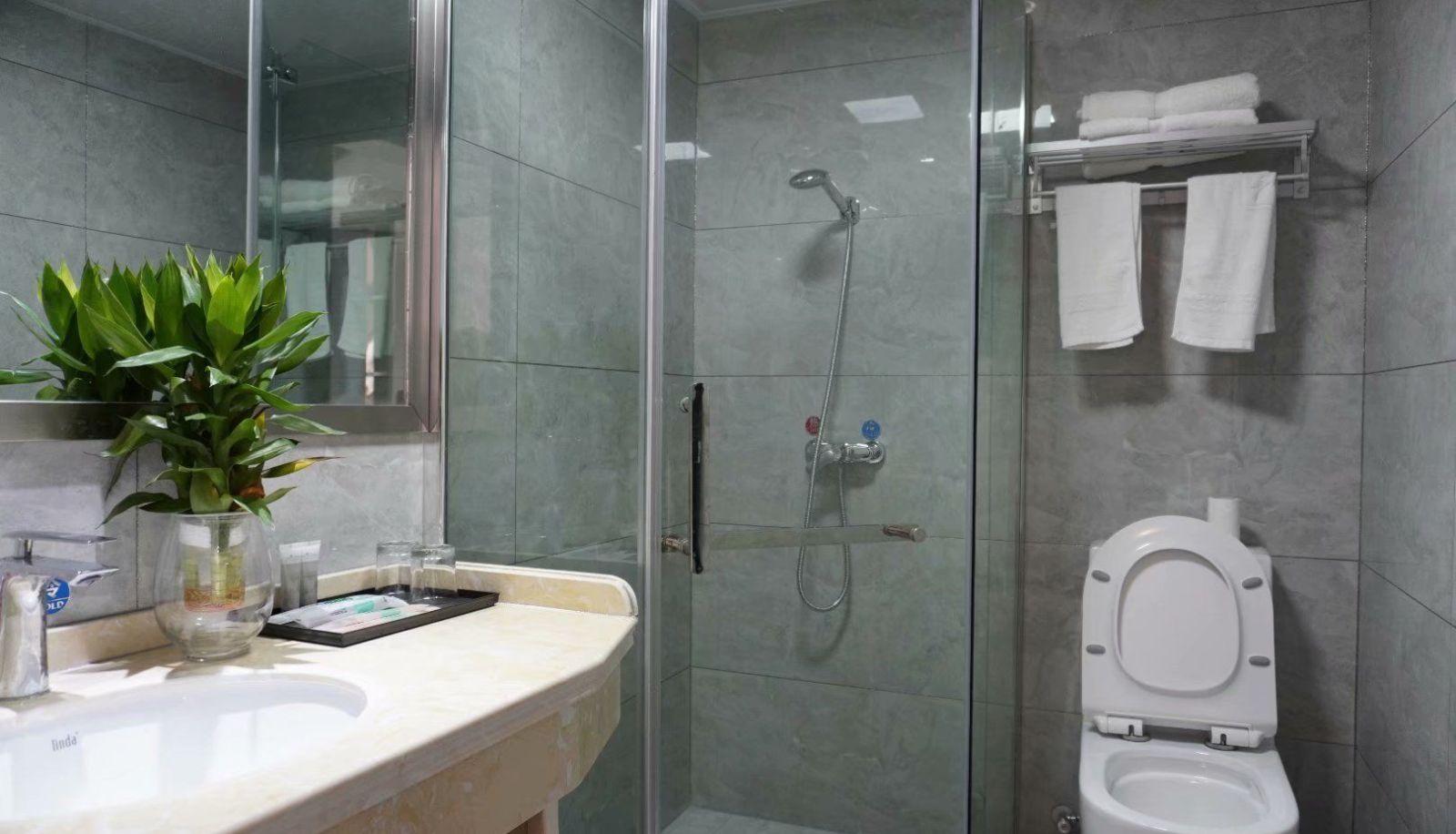 Camera - Xiyuan Business Hotel