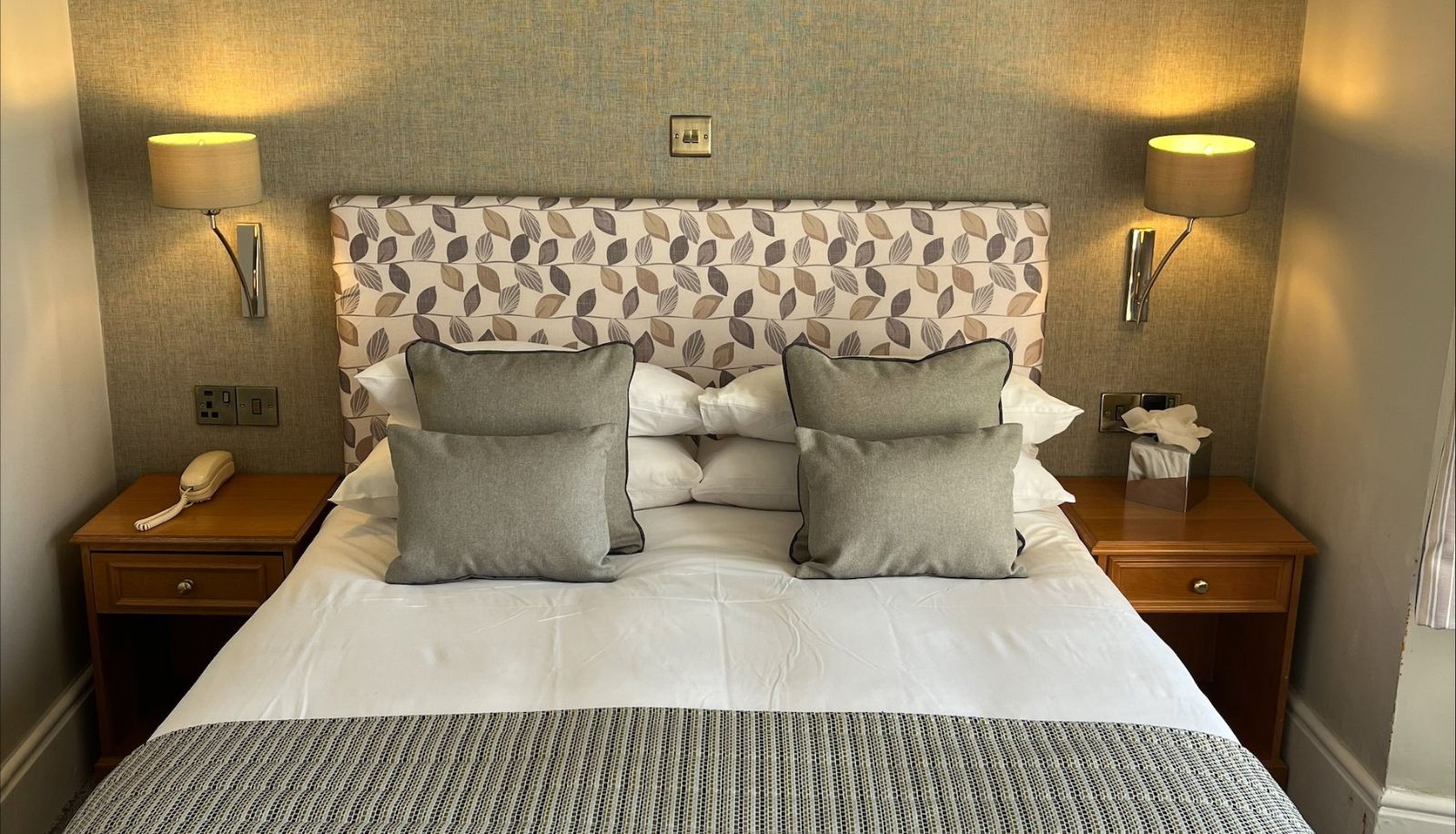 Camera - Ardington Hotel
