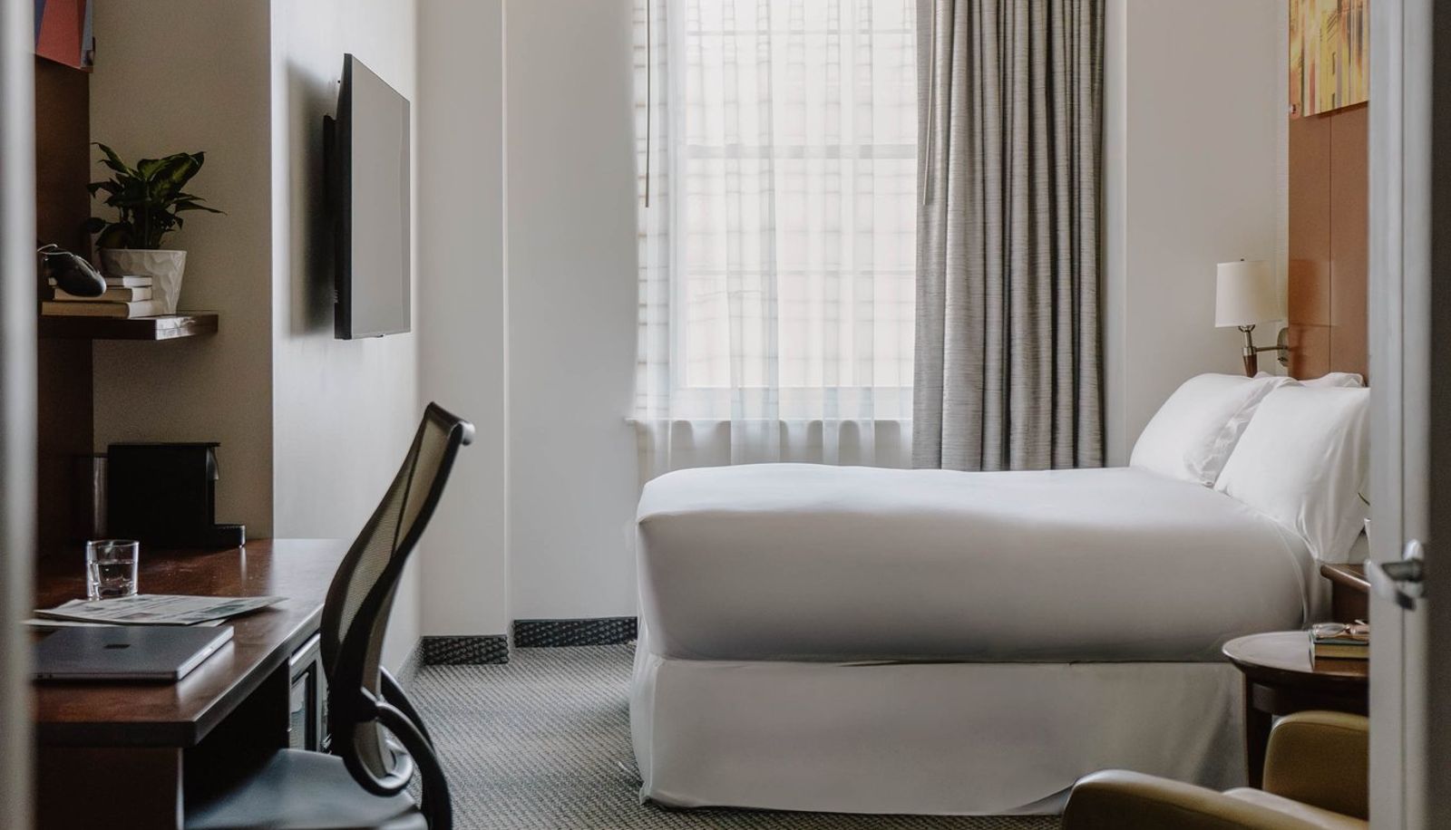 Camera - Club Quarters Hotel in Philadelphia