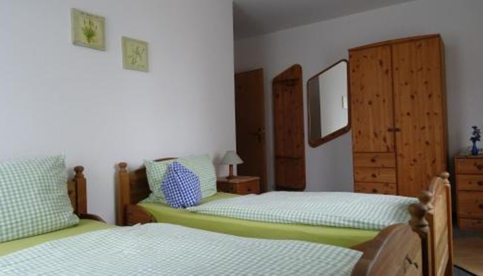 Room - Landhotel & Restaurant Zum Krug im grünen Kranze Landhotel