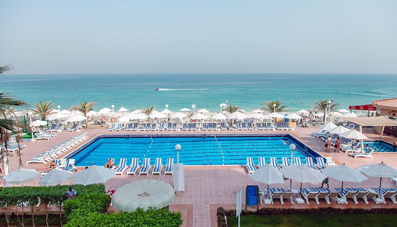 Piscina - Sharjah Carlton Hotel