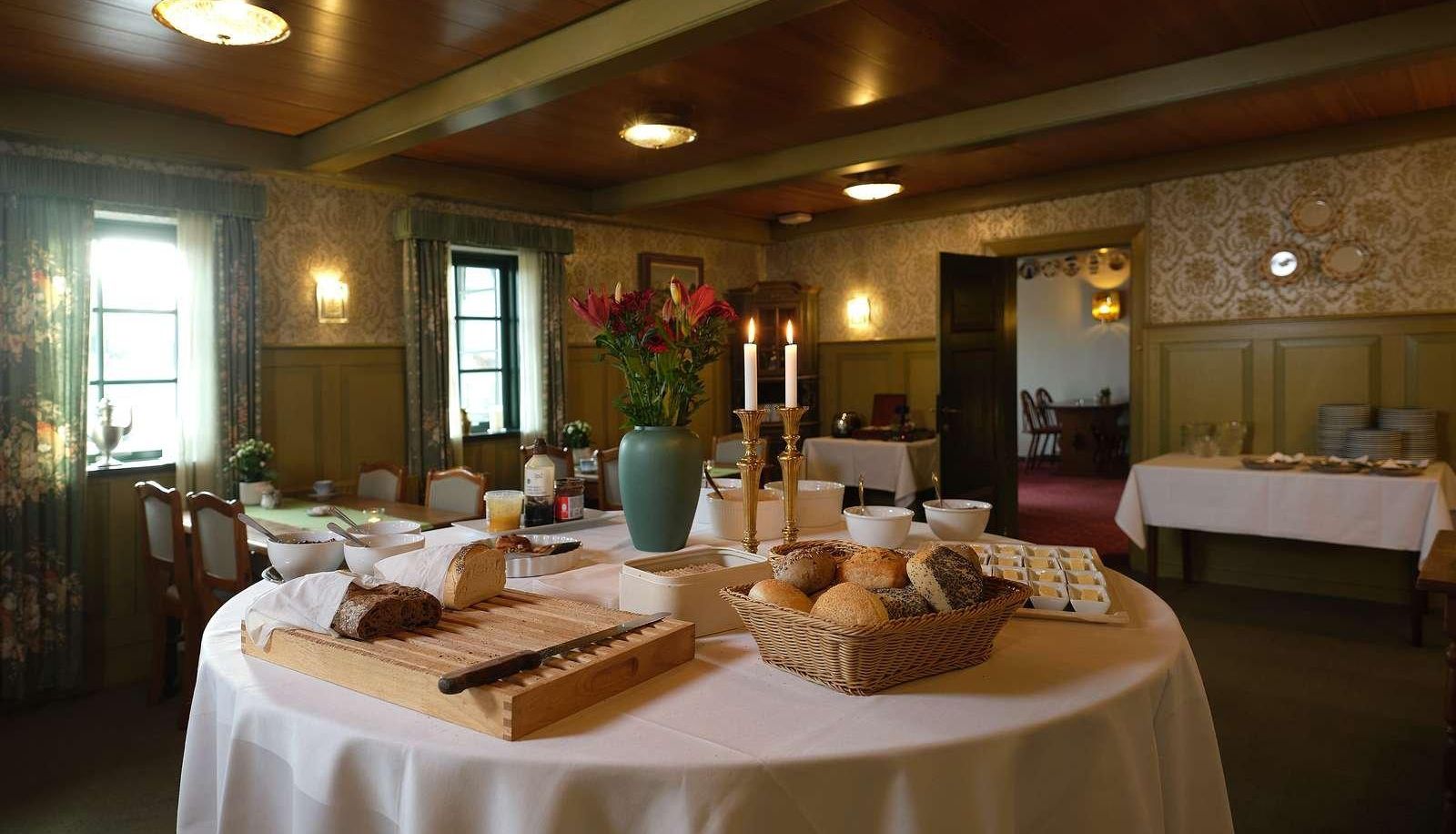 Ristorante - HVALPSUND FAERGEKRO