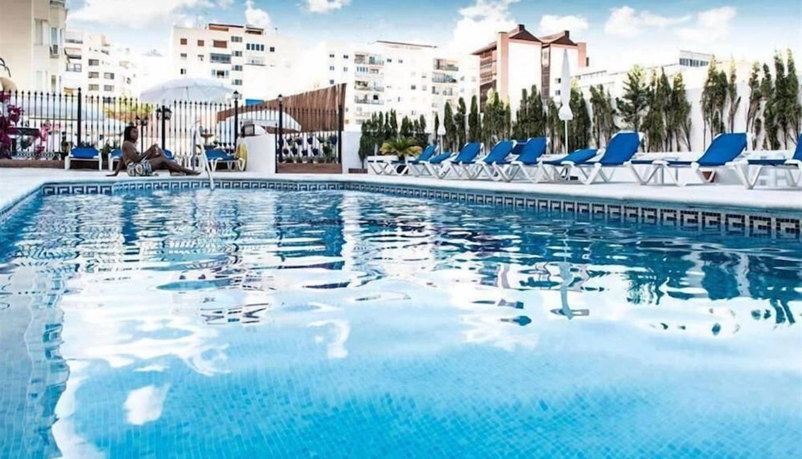 Pool - Hotel El Faro Marbella