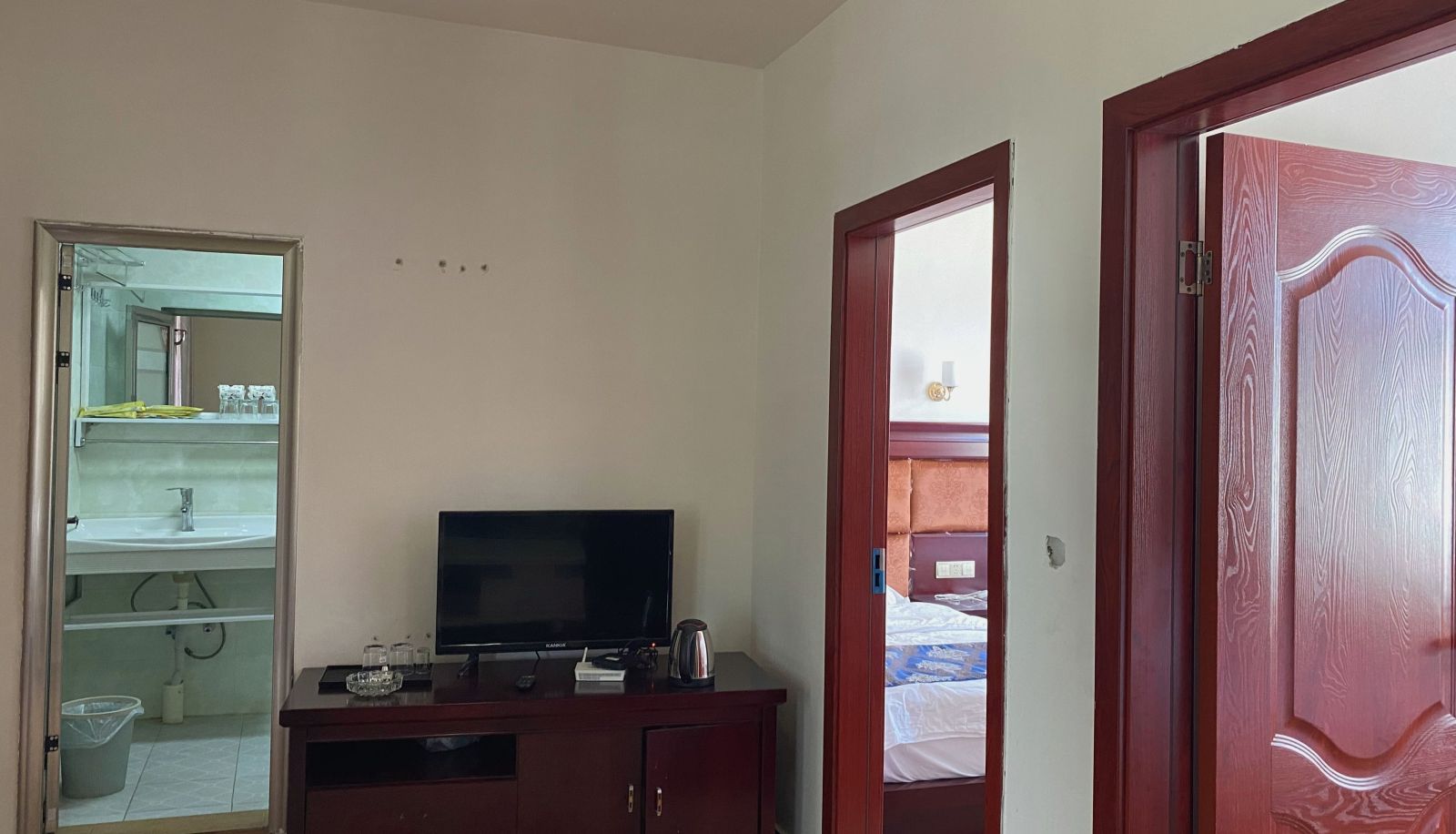 Kamer - Triumphal Business Hotel