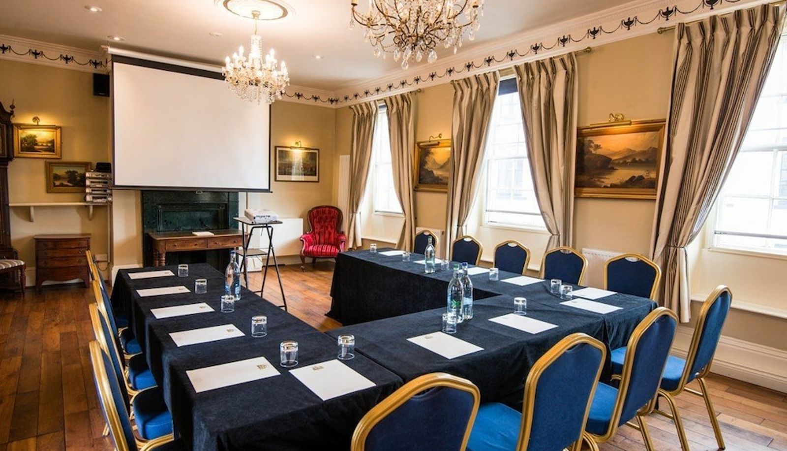 Sala na spotkanie - The Greyhound Coaching Inn