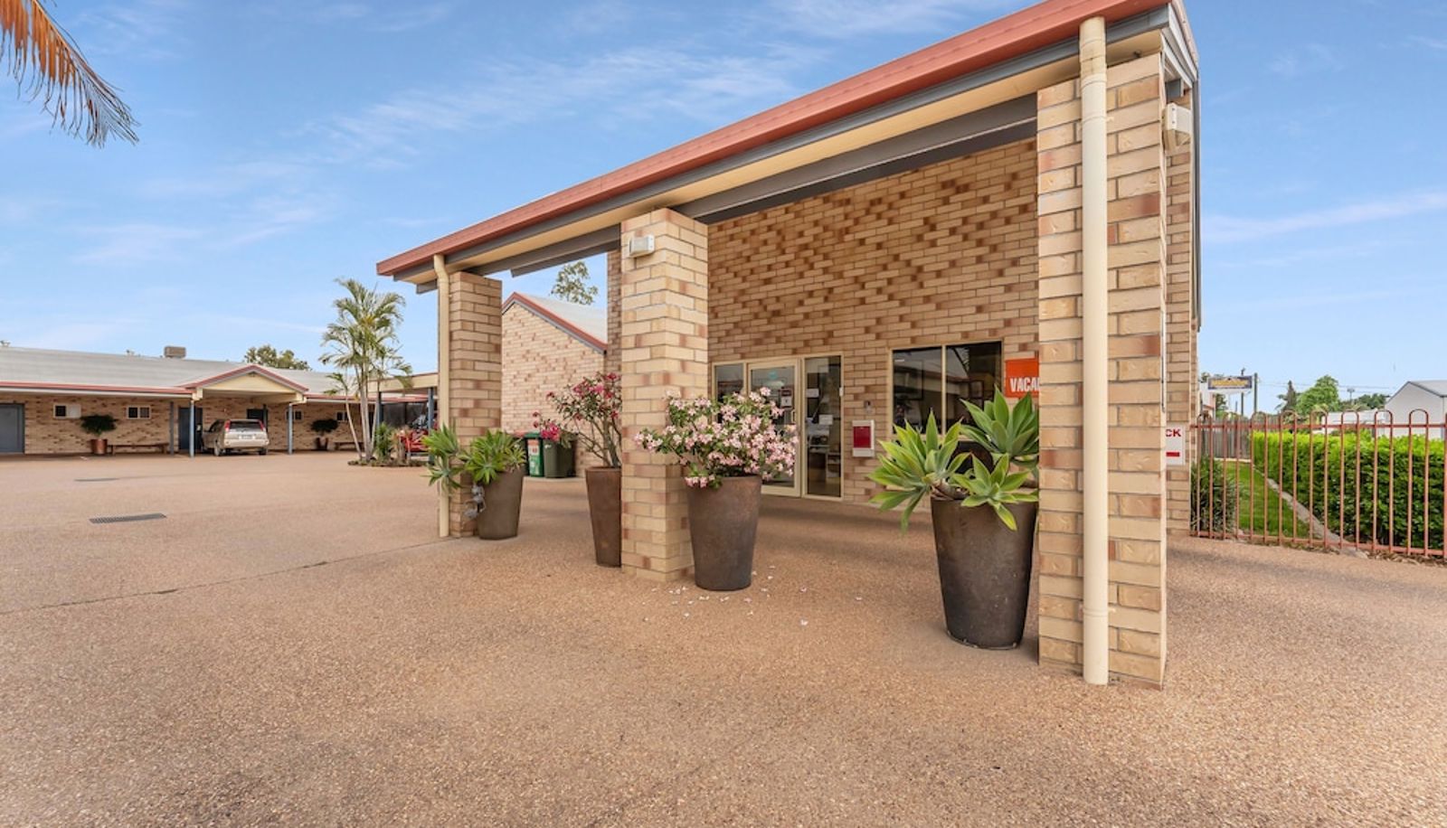 Info - Midlander Motor Inn