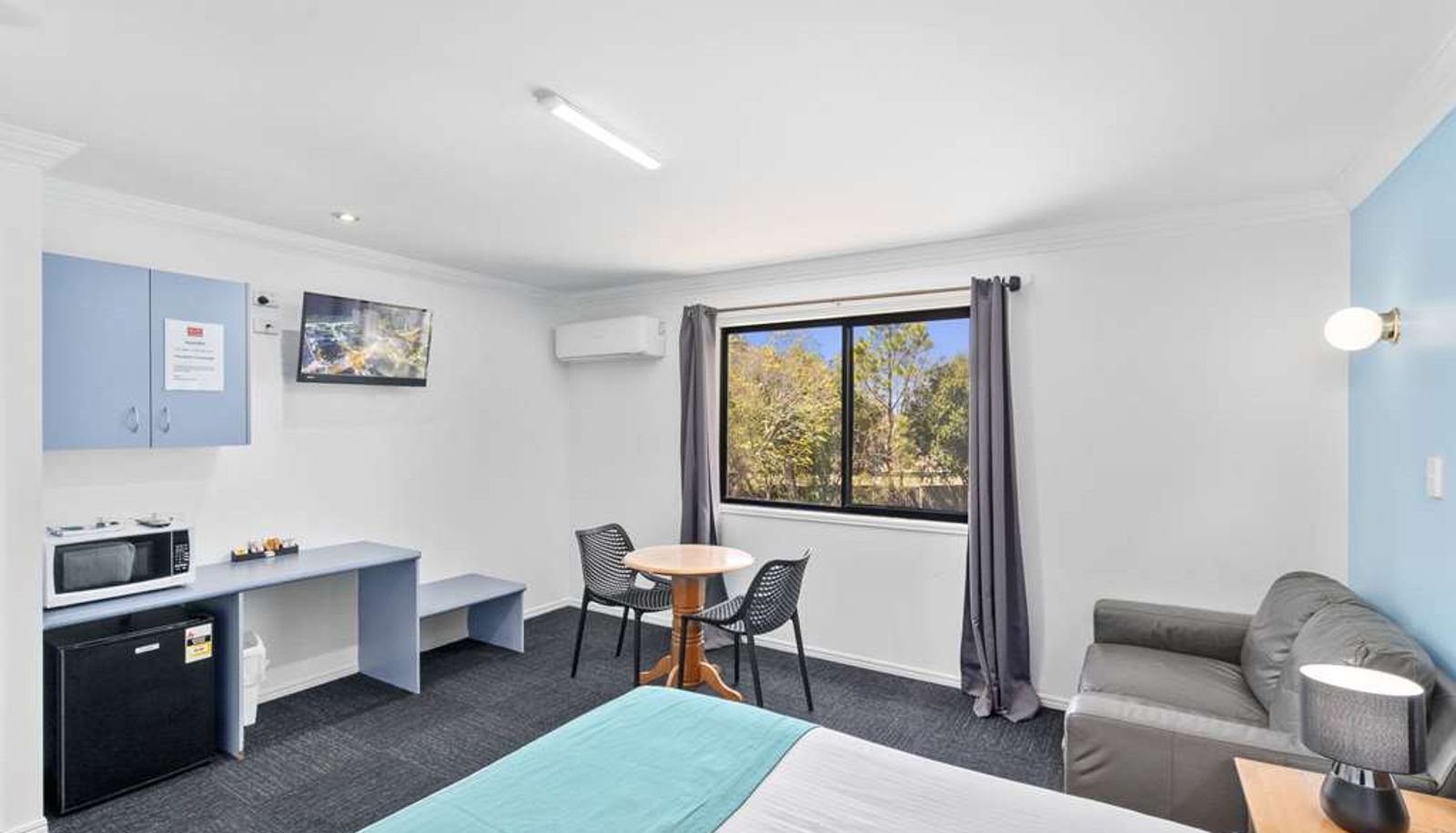 Room - Econo Lodge Waterford