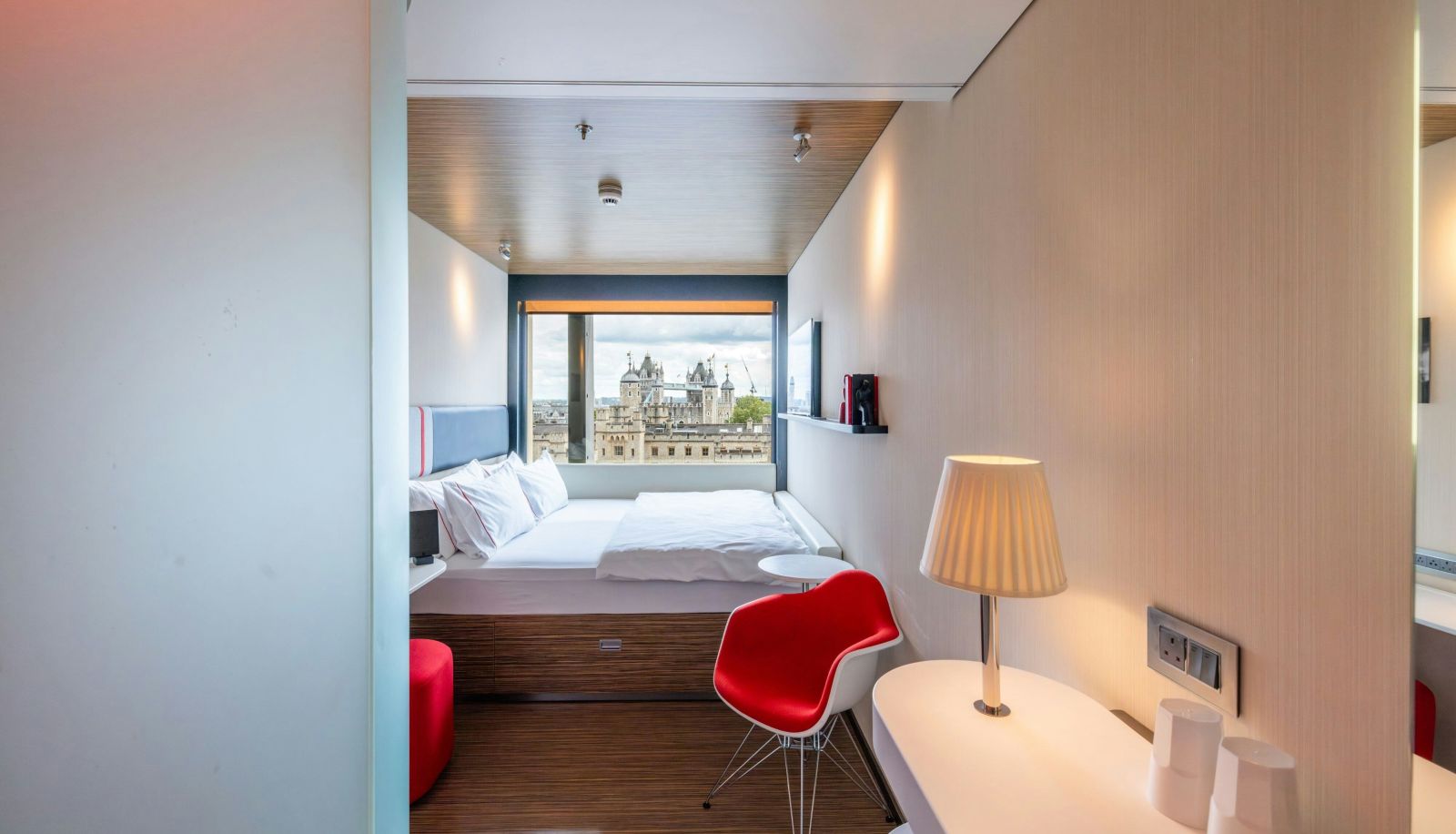 Room - citizenM Tower of London
