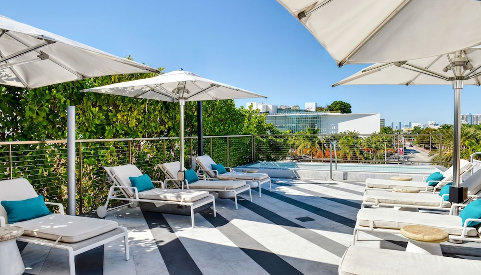 Pool - Kaskades Hotel South Beach