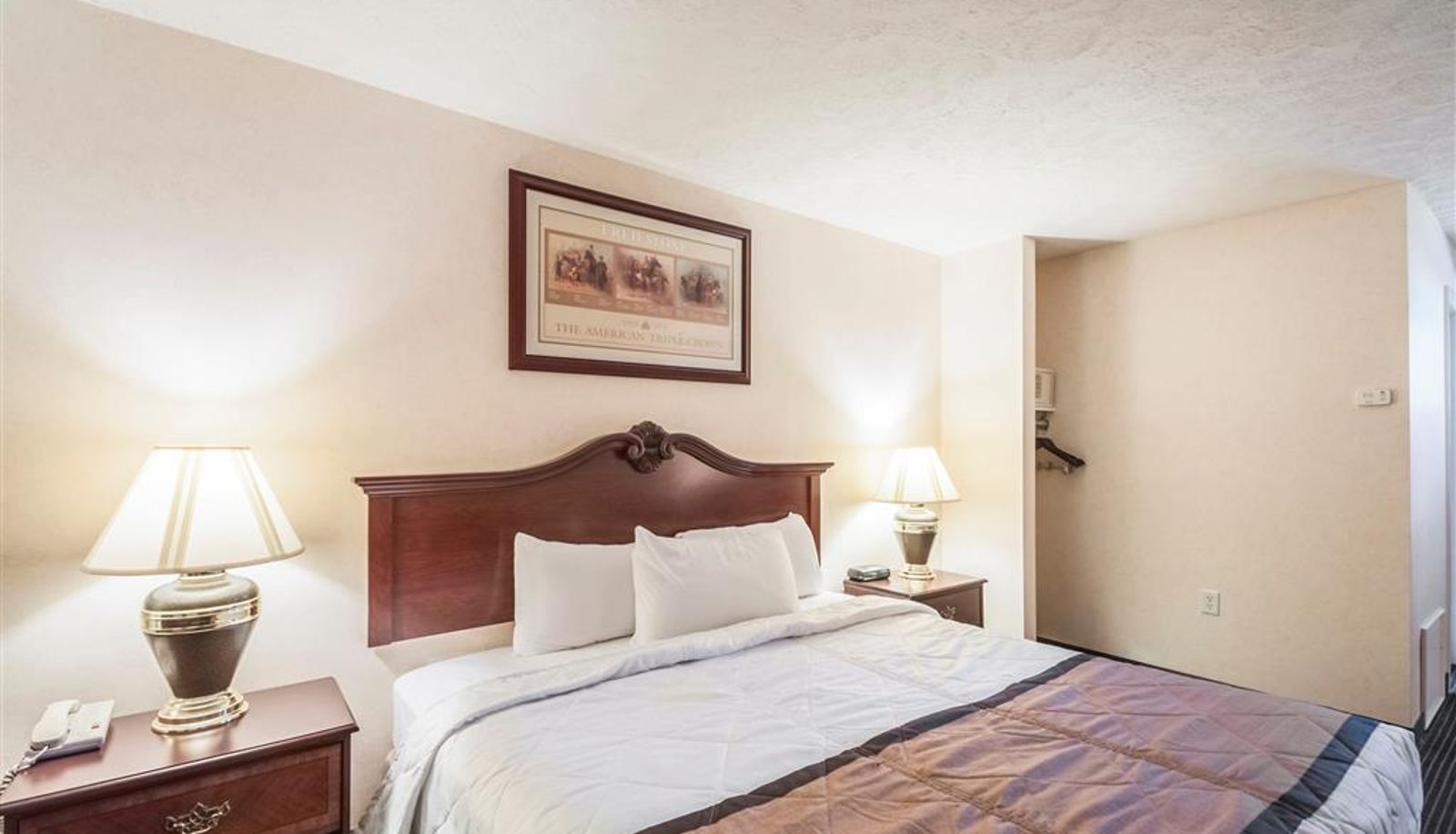 Zimmer - Rodeway Inn & Suites Charles Town