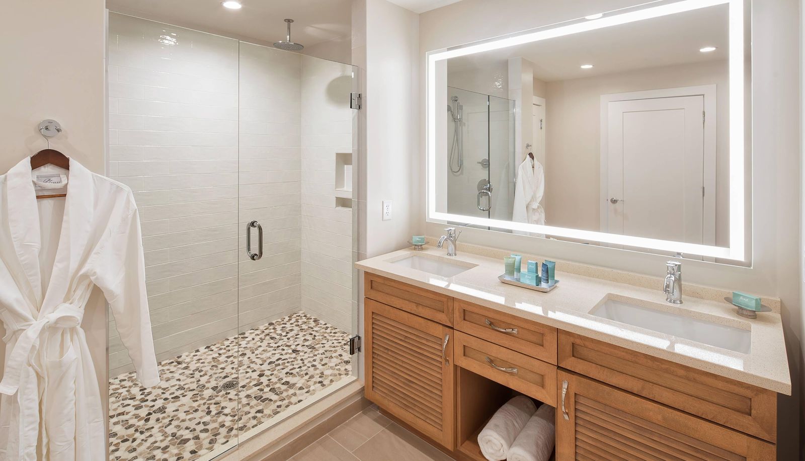 Zimmer - Waterline Villas and Marina Autograph Collection