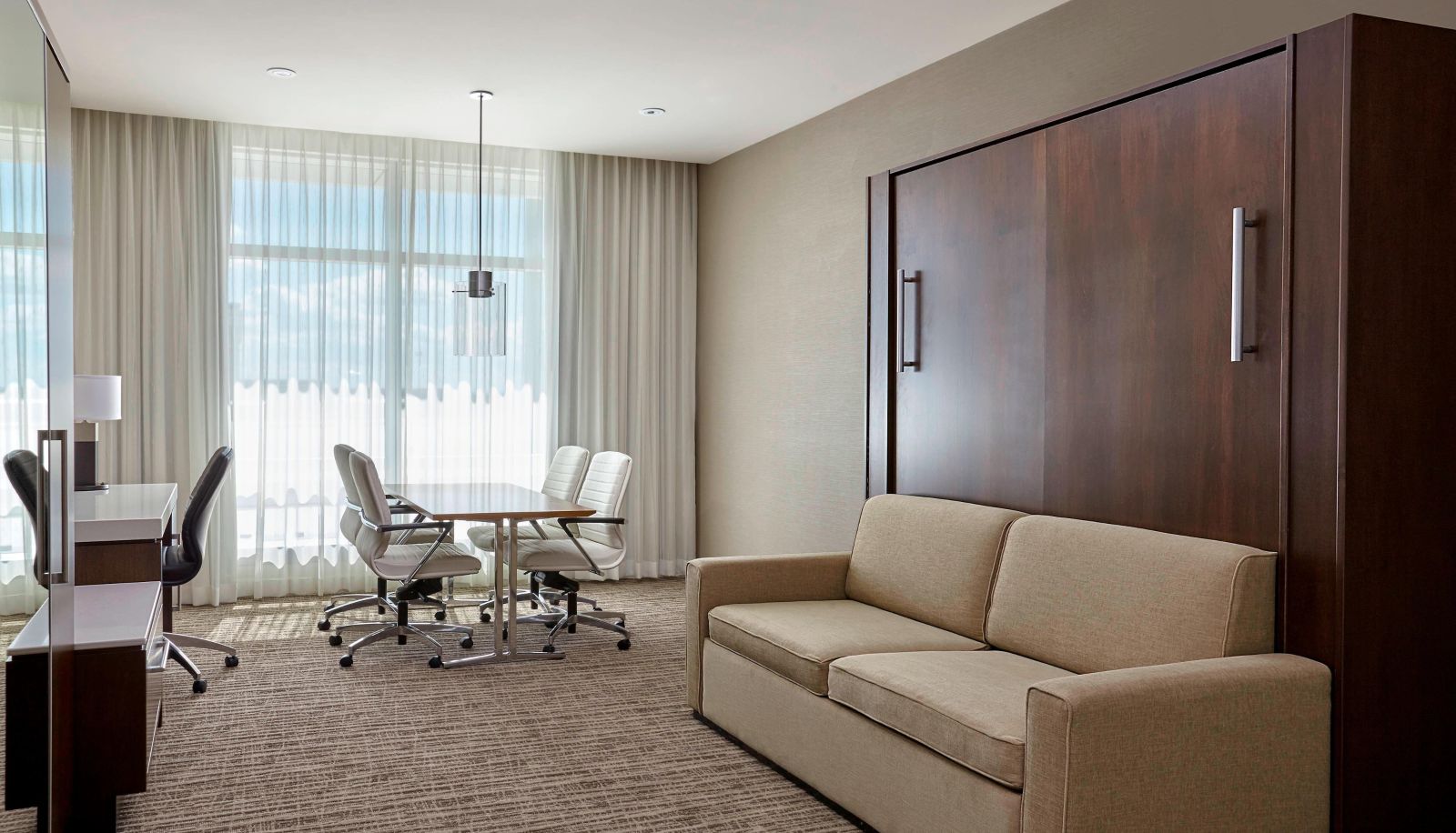 Zimmer - Calgary Airport Marriott In-Terminal Hotel