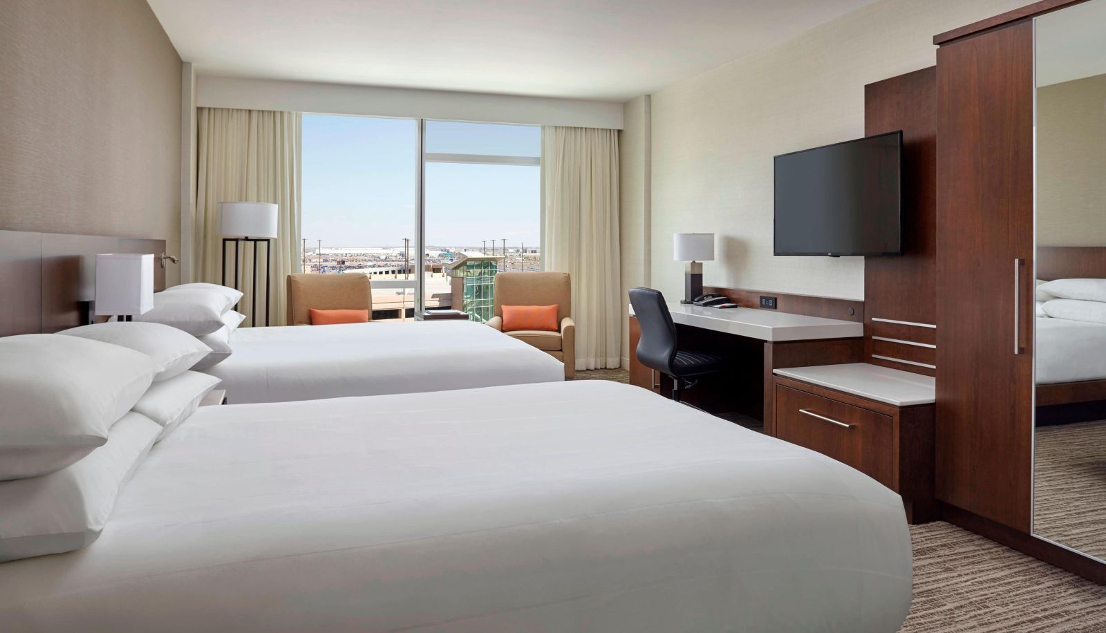 Zimmer - Calgary Airport Marriott In-Terminal Hotel