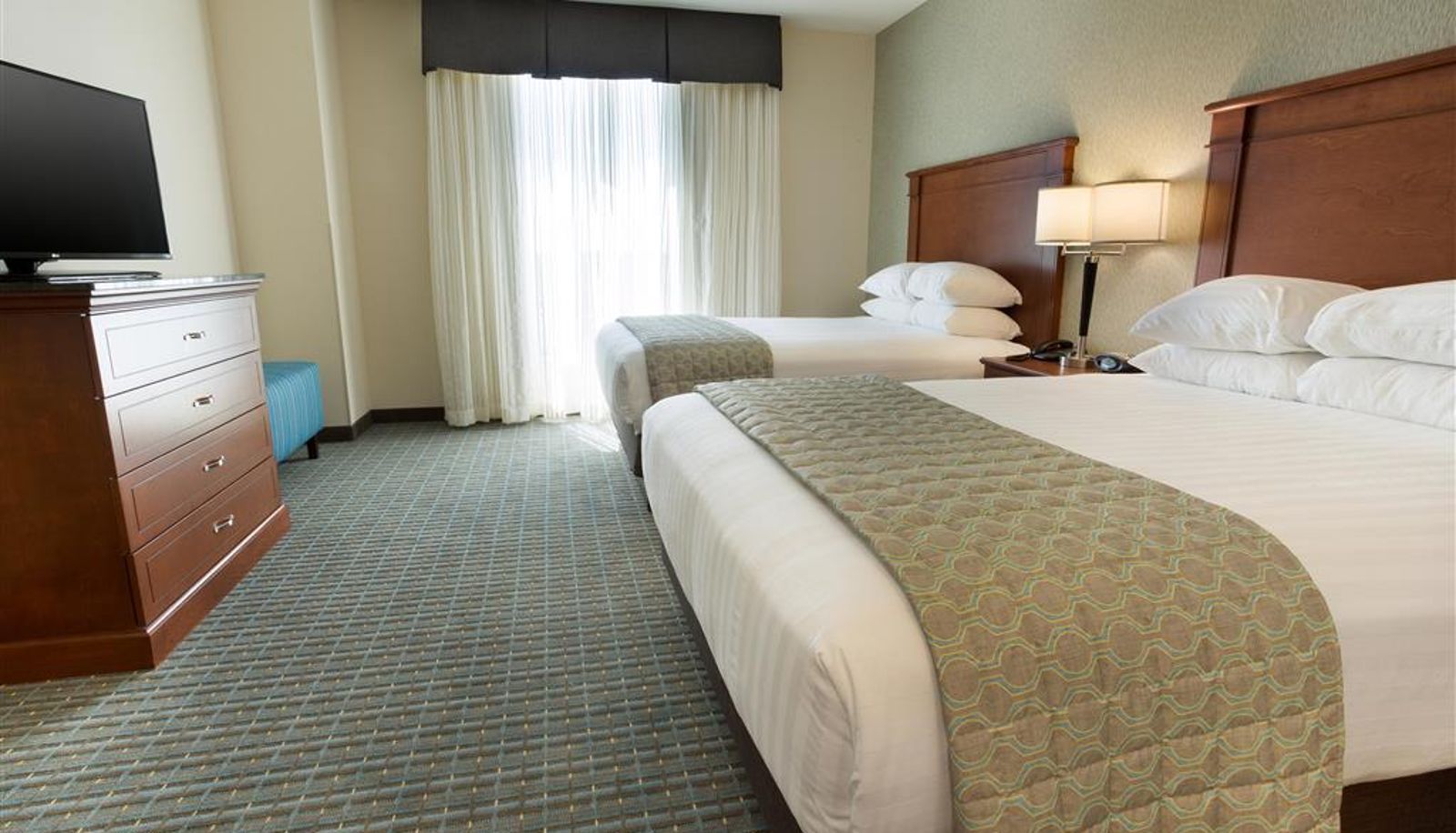 Zimmer - Drury Inn and Suites Burlington