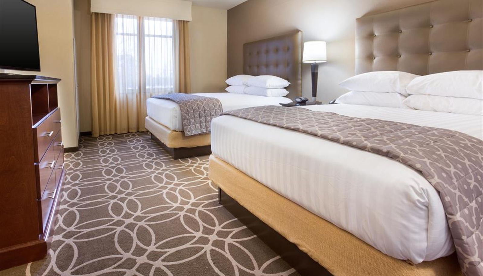 Room - Drury Inn and Suites Louisville North
