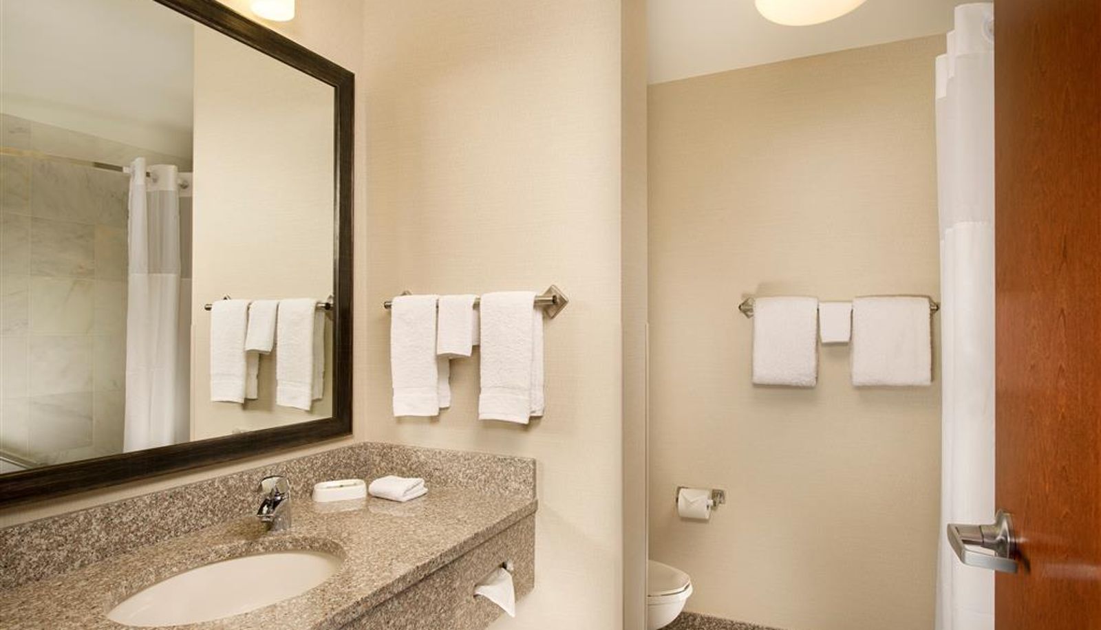 Habitación - Drury Plaza Hotel Valdosta