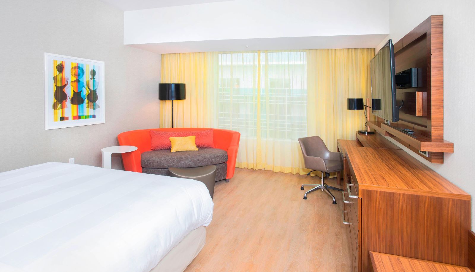 Camera - Courtyard by Marriott Santa Monica
