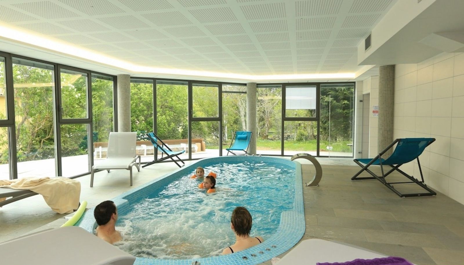Pool - Hôtel le Provence Hotel Restaurant