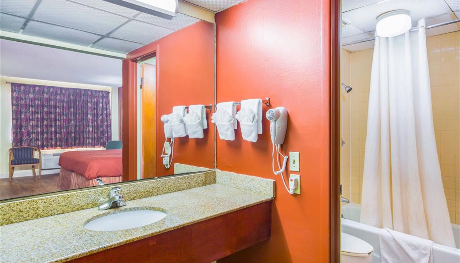 Zimmer - Rodeway Inn Bonifay