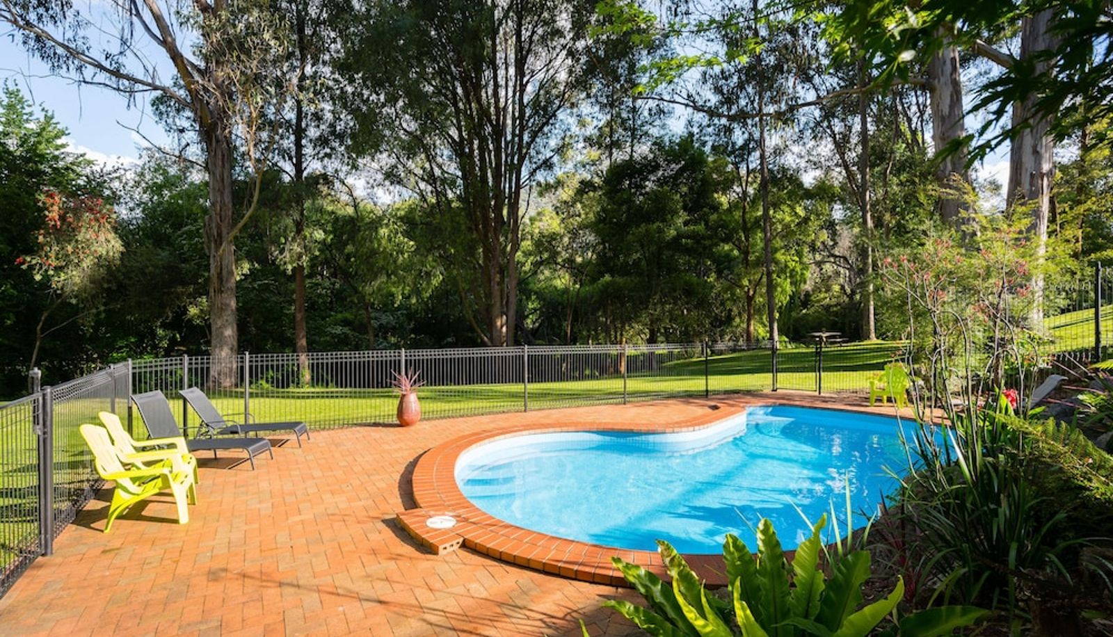 Pool - Kiewa Country Cottages