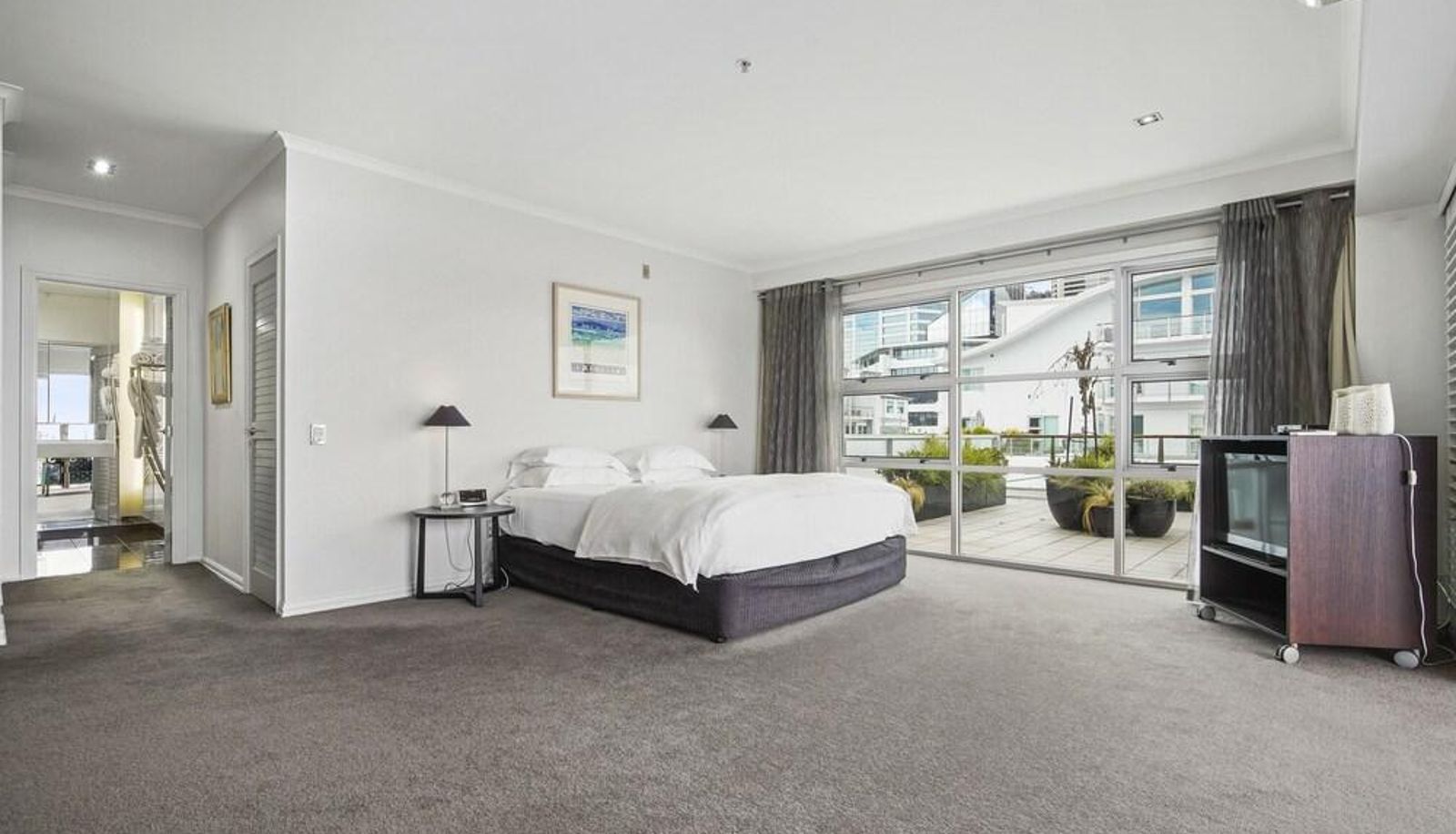 Standard room - Auckland Waterfront Serviced Apartments
