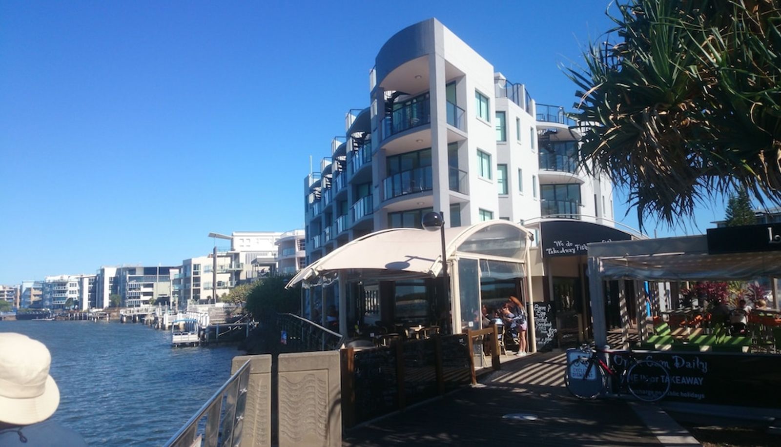 Info - La Promenade Absolute Waterfront Apartments
