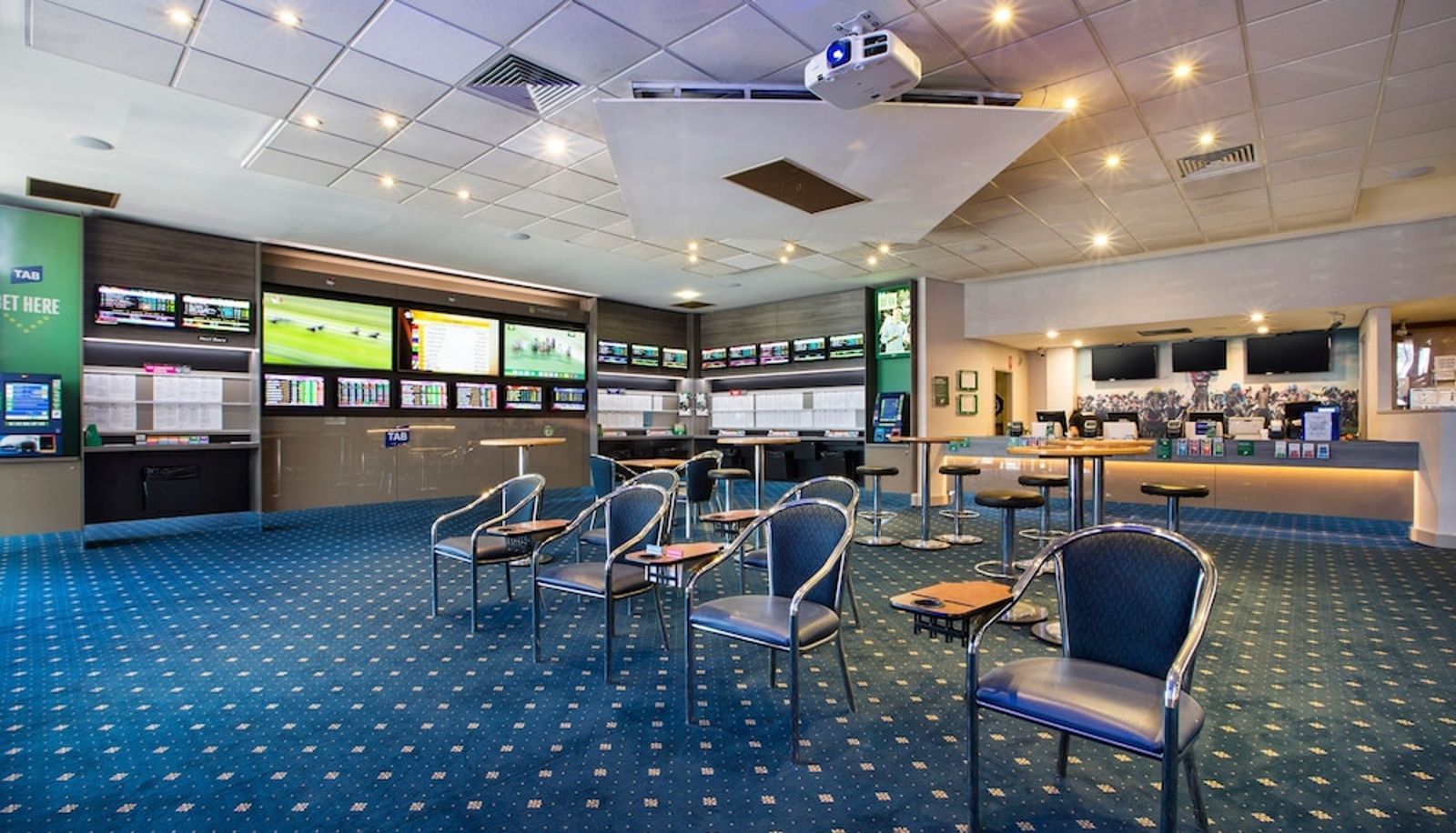 Bar - Nightcap at St Albans Hotel