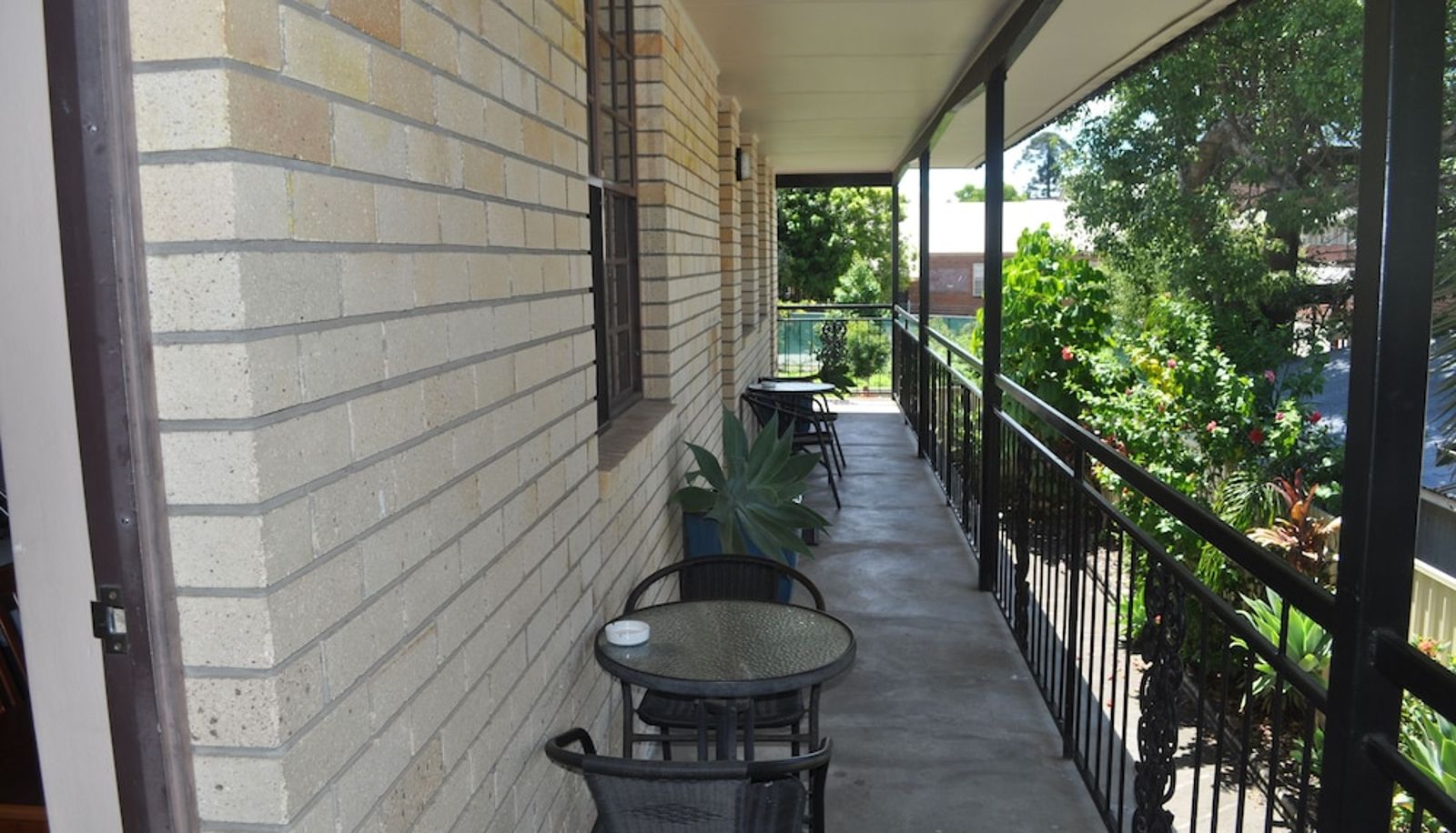 Terrace - In Town Motor Inn