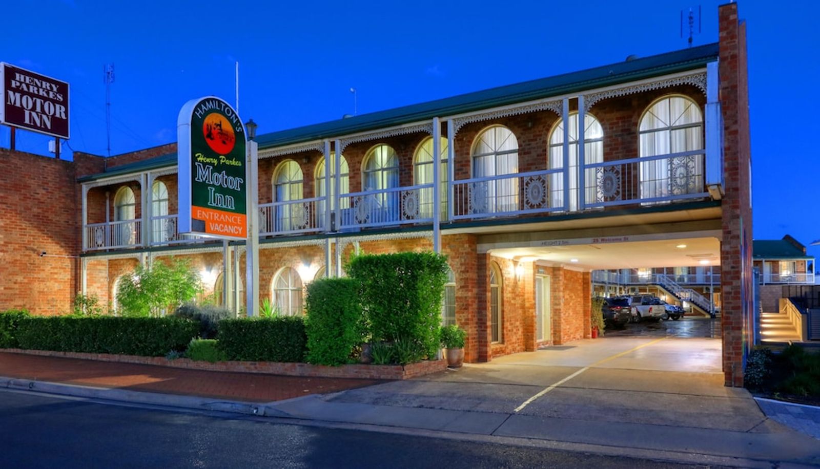Info - Parkes Hamilton's Henry Parkes Motor Inn