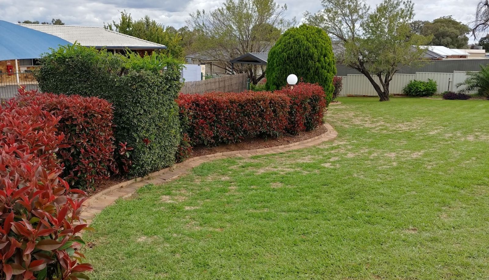 Garden - Almond Inn Motel