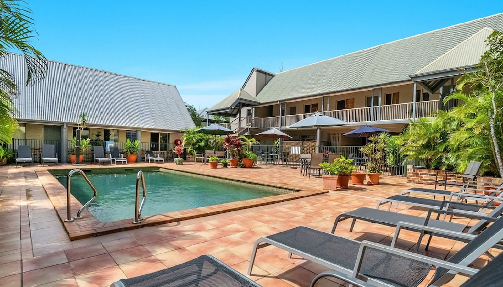 Piscina - BYRON CENTRAL APARTMENTS