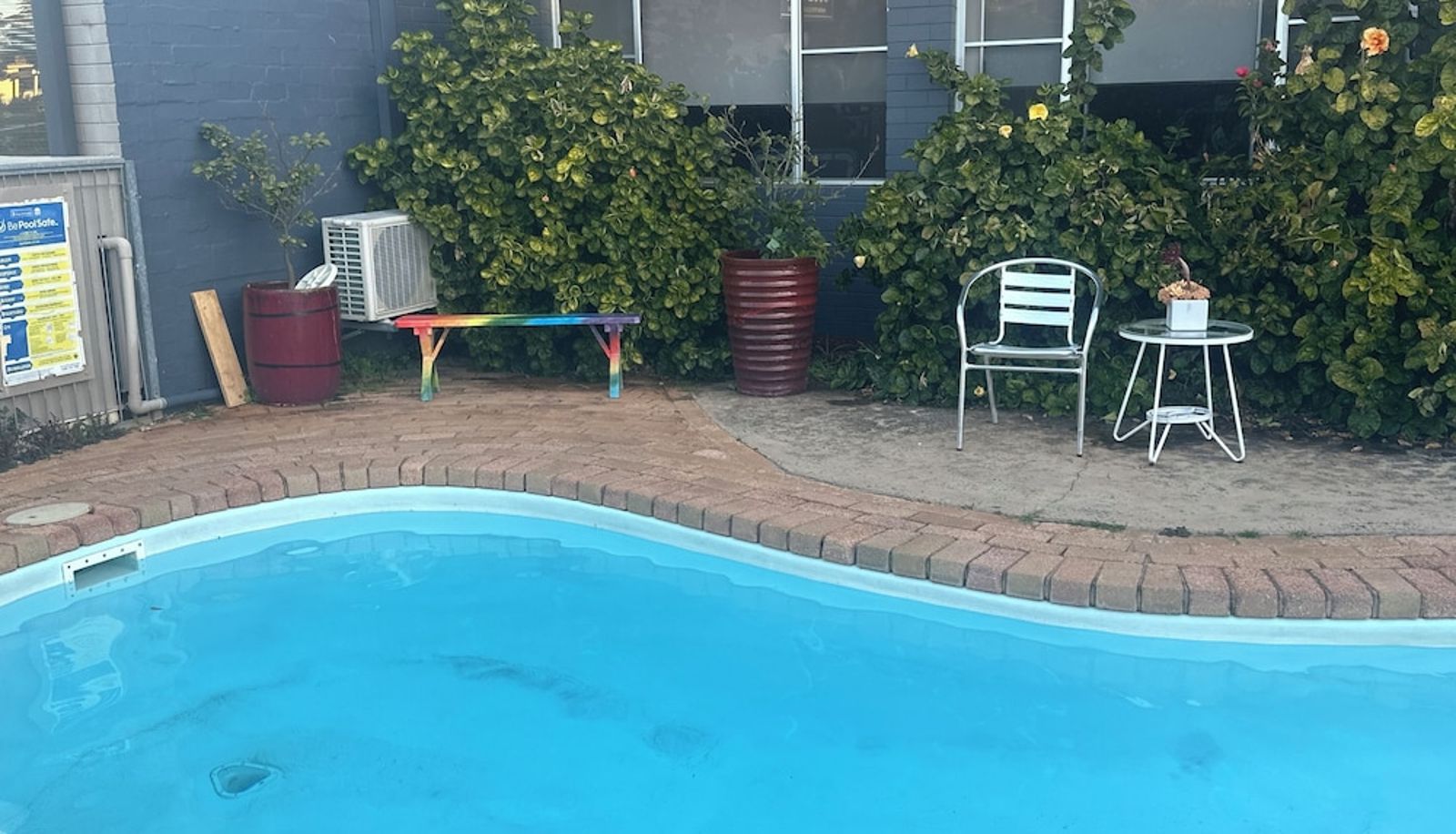 Pool - Memphis Motor Inn